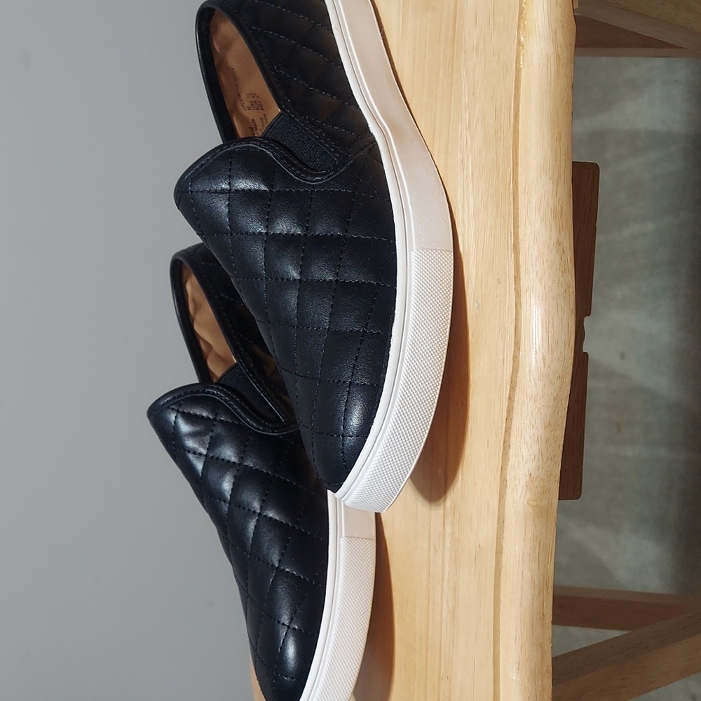 Mountain Sole Black Quilted Slip-On Sneakers Size 10 NIB / NWOT